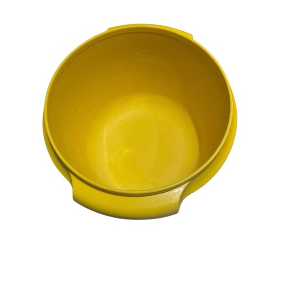 Two Vintage Tupperware Bowls! - Picture 3 of 7